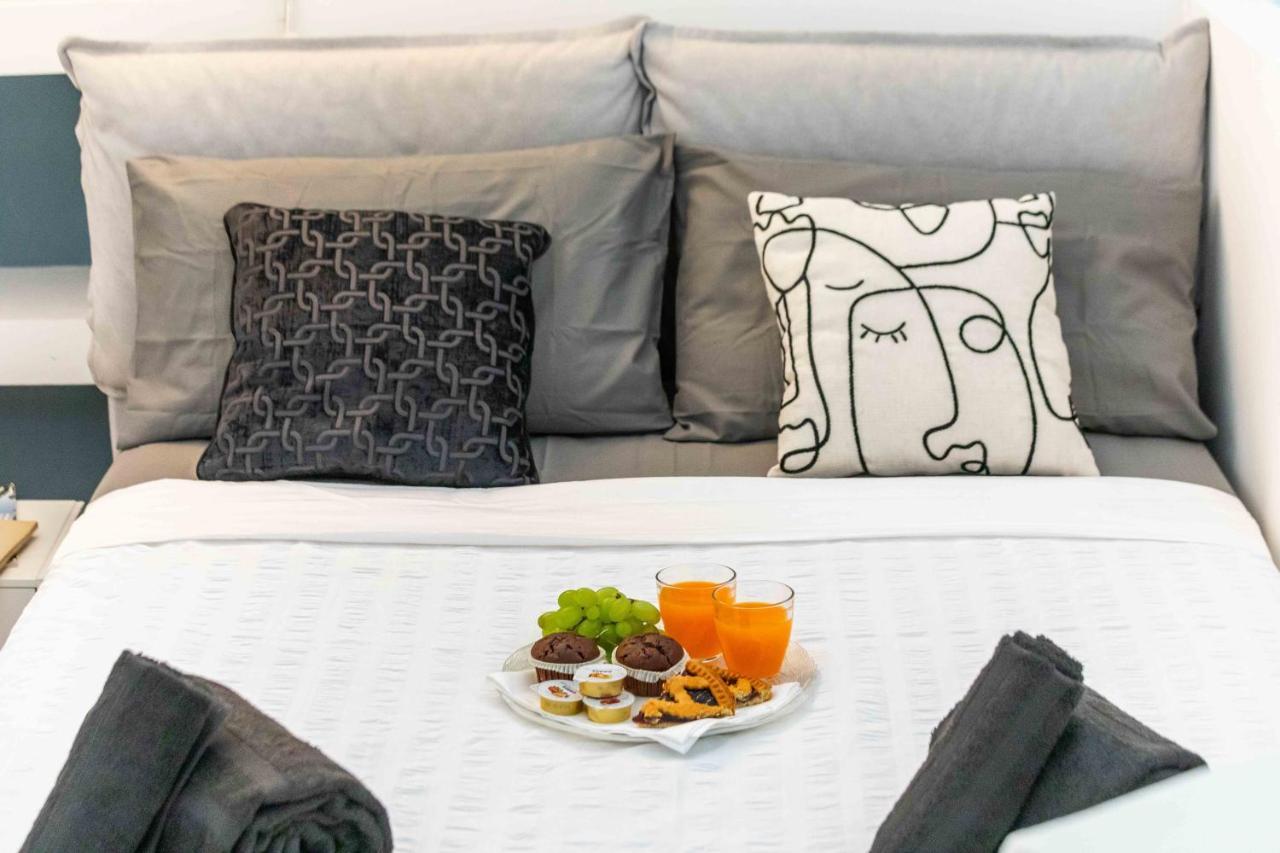 Duomo In 8 Stops Suite Deluxe Loft Милан Экстерьер фото